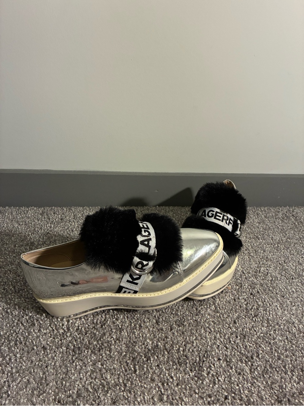 KARL LAGERFELD Paris "Birdie" Silver Metallic Faux Fur Platform Loafers Size 6.5